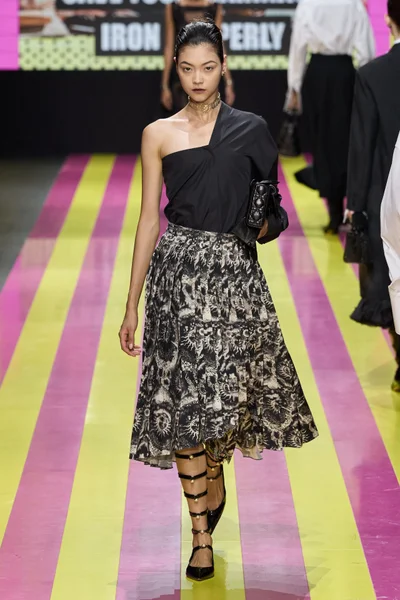 Look 38